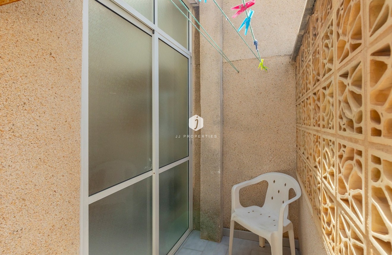 Resale - Chalet -
La Mata - Costa Blanca