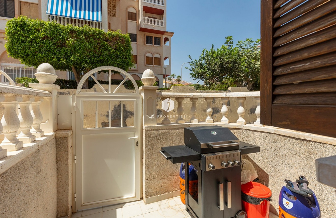 Resale - Chalet -
La Mata - Costa Blanca