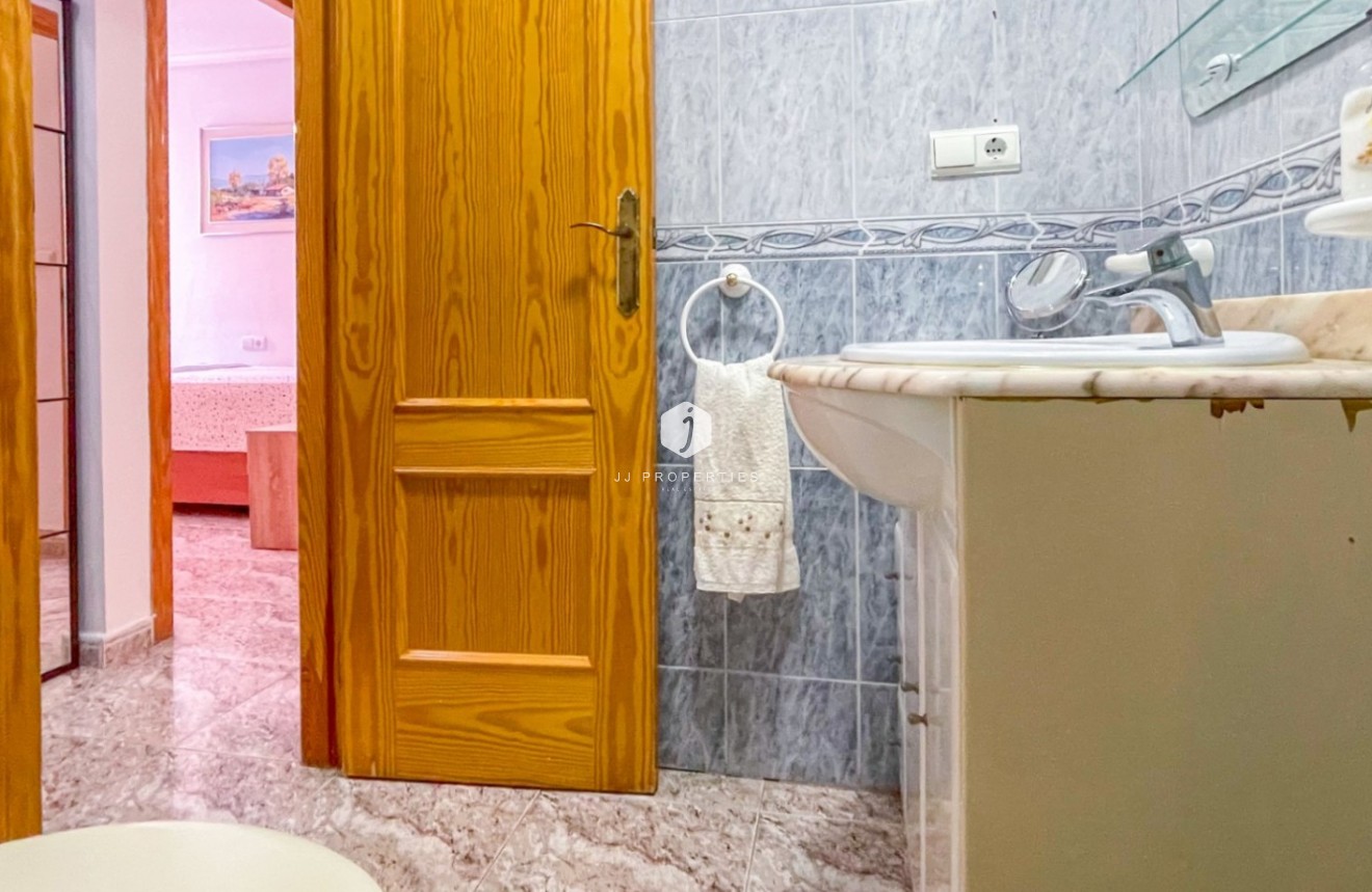 Resale - Apartment / flat -
Torrevieja - Costa Blanca