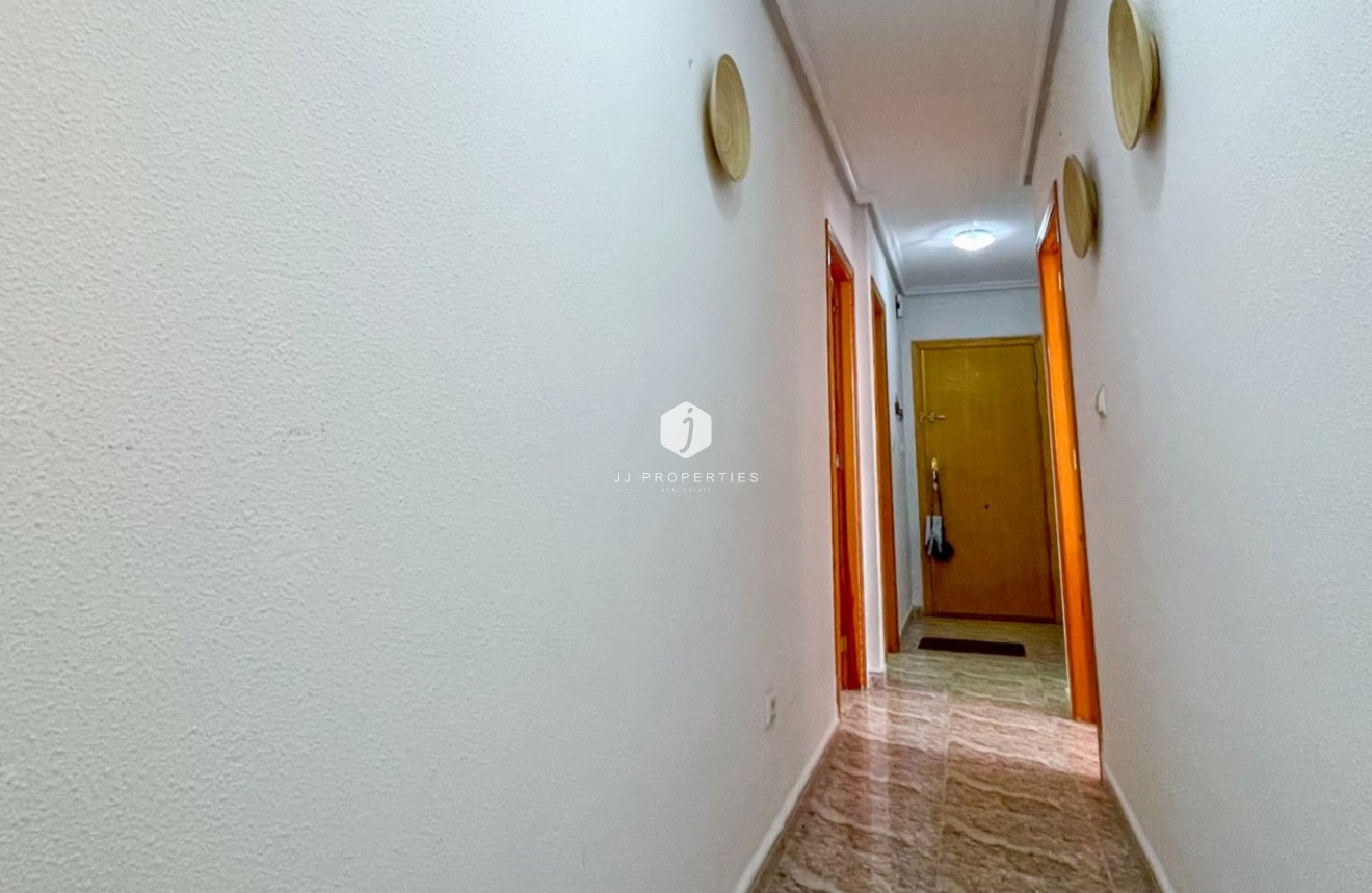 Resale - Apartment / flat -
Torrevieja - Costa Blanca