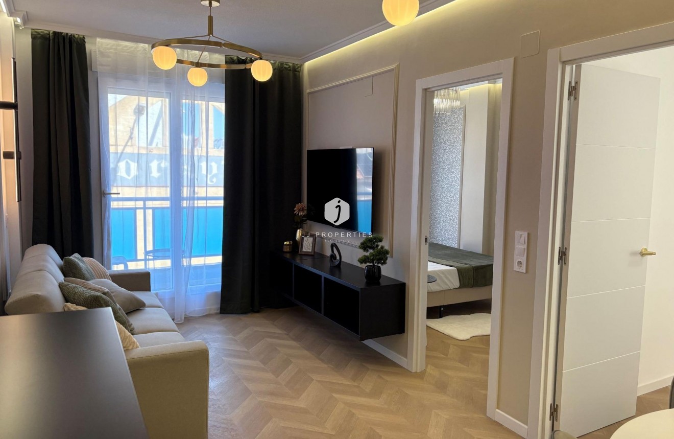 Aus zweiter Hand - Wohnung -
Torrevieja - Playa del Cura