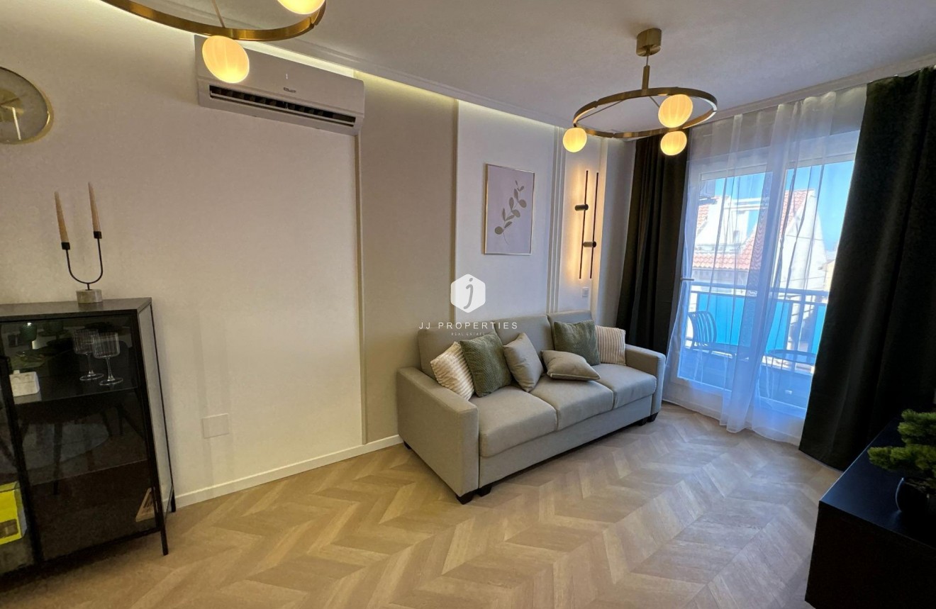 Aus zweiter Hand - Wohnung -
Torrevieja - Playa del Cura