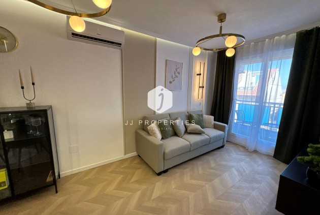 Aus zweiter Hand - Wohnung -
Torrevieja - Playa del Cura