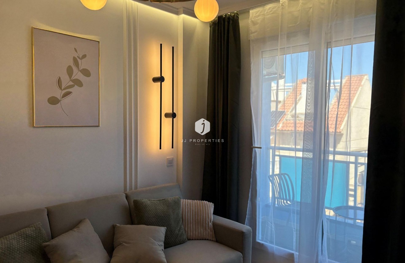 Aus zweiter Hand - Wohnung -
Torrevieja - Playa del Cura