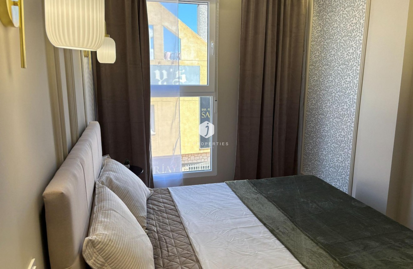 Aus zweiter Hand - Wohnung -
Torrevieja - Playa del Cura