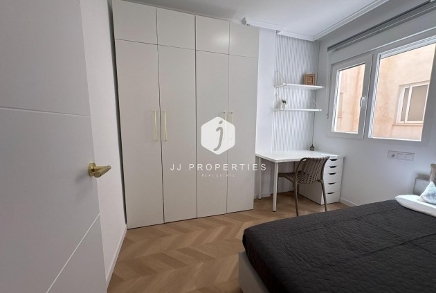 Aus zweiter Hand - Wohnung -
Torrevieja - Playa del Cura