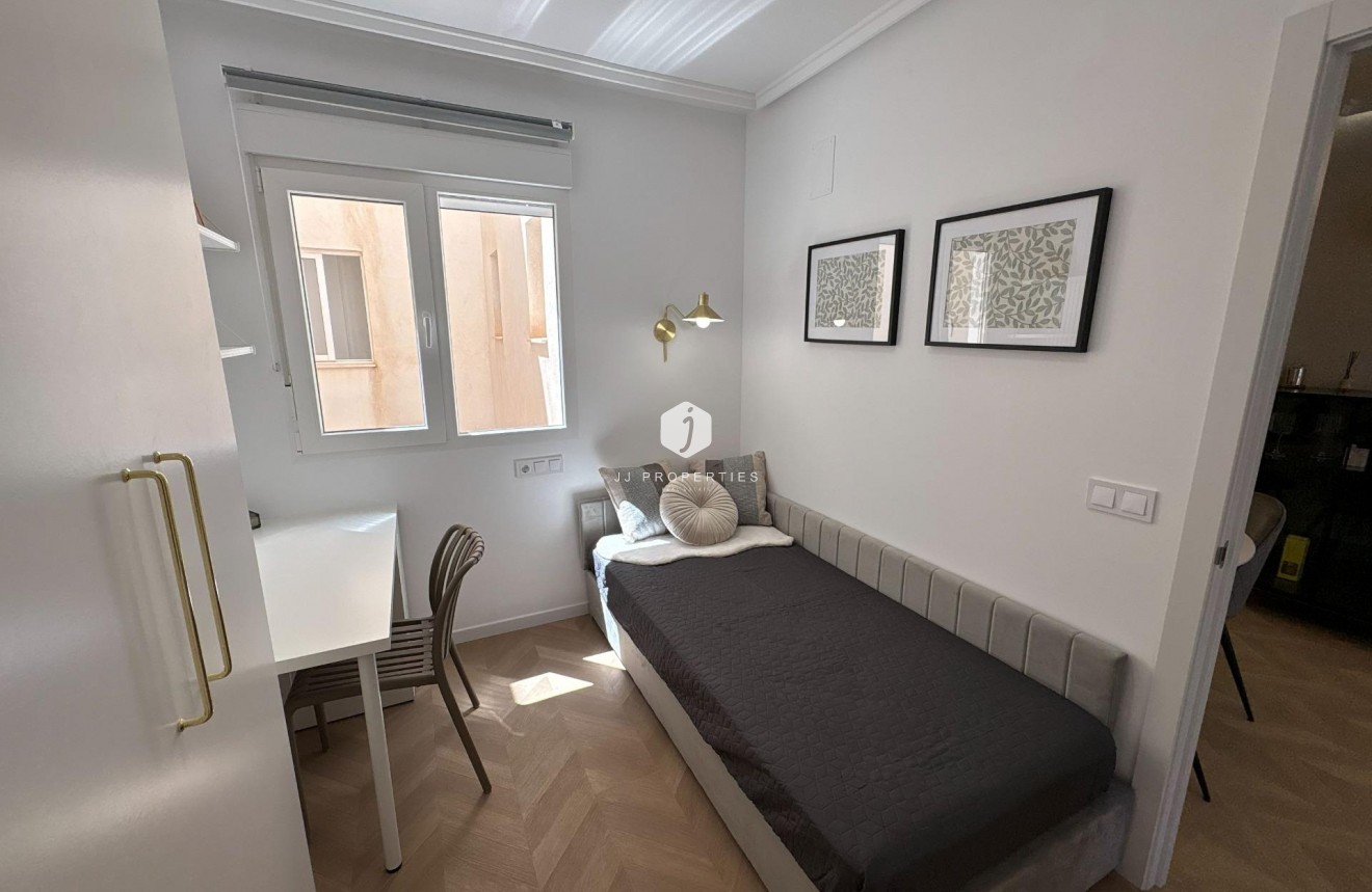 Aus zweiter Hand - Wohnung -
Torrevieja - Playa del Cura