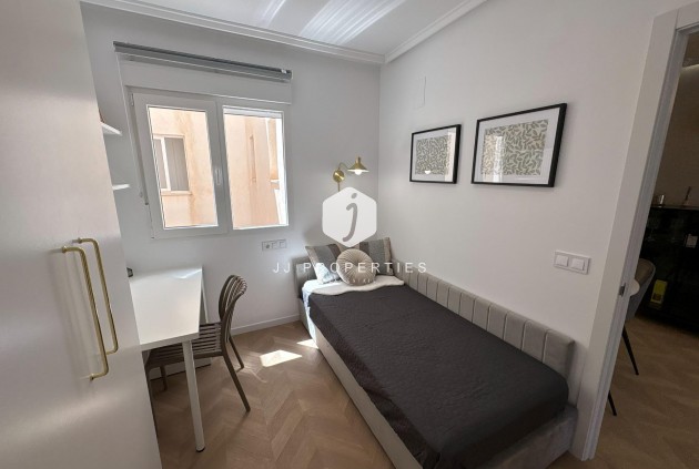 Aus zweiter Hand - Wohnung -
Torrevieja - Playa del Cura