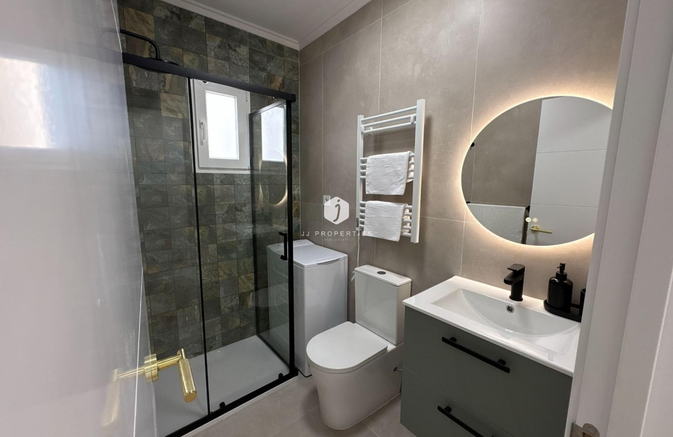 Aus zweiter Hand - Wohnung -
Torrevieja - Playa del Cura