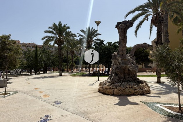 Aus zweiter Hand - Wohnung -
Torrevieja - Playa del Cura