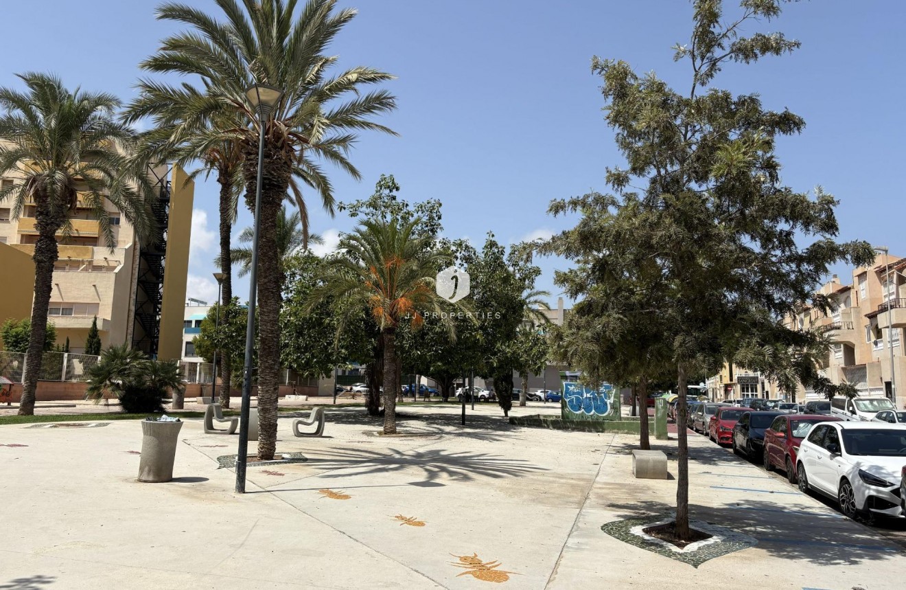 Aus zweiter Hand - Wohnung -
Torrevieja - Playa del Cura