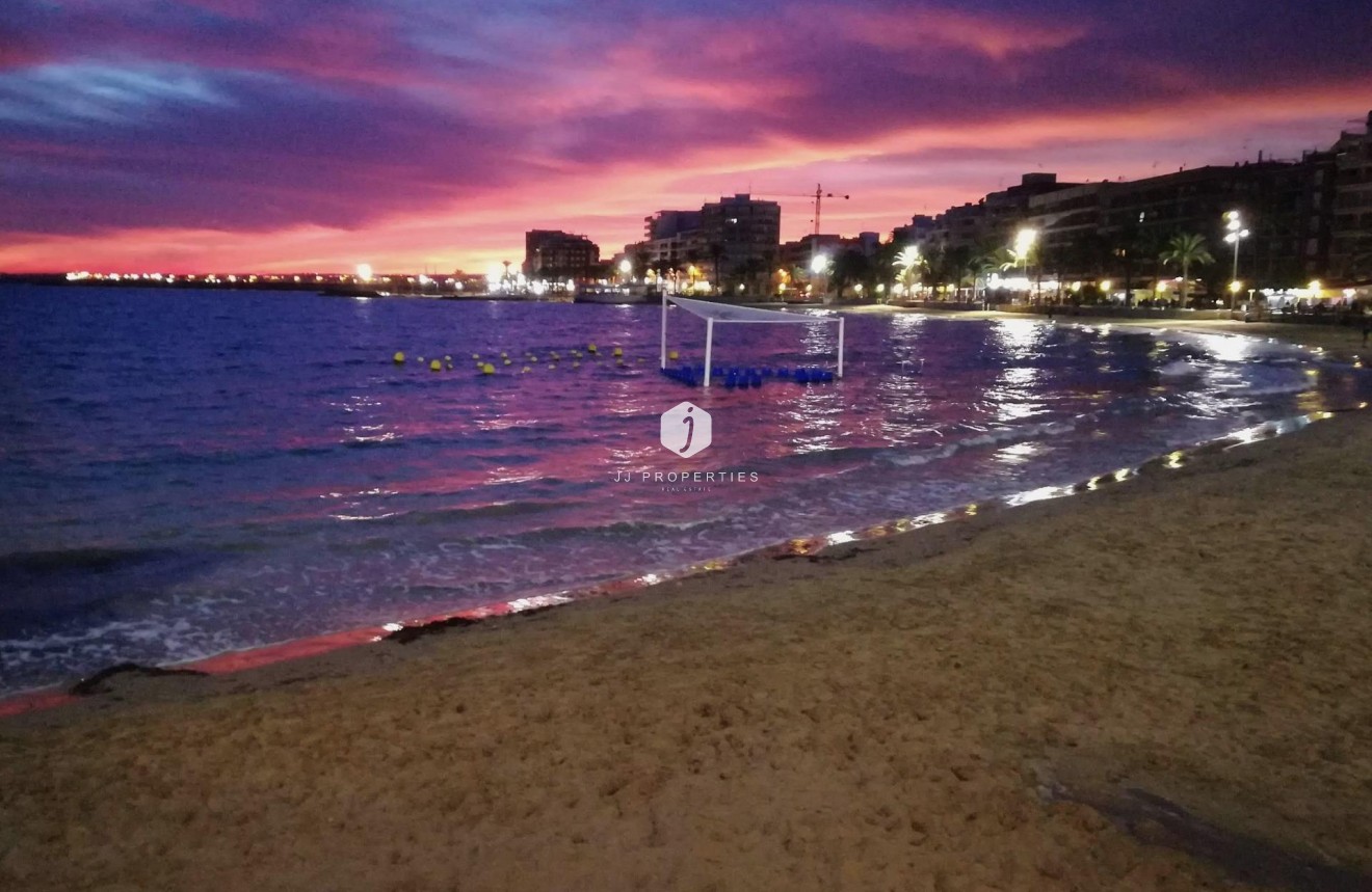 Aus zweiter Hand - Wohnung -
Torrevieja - Playa del Cura