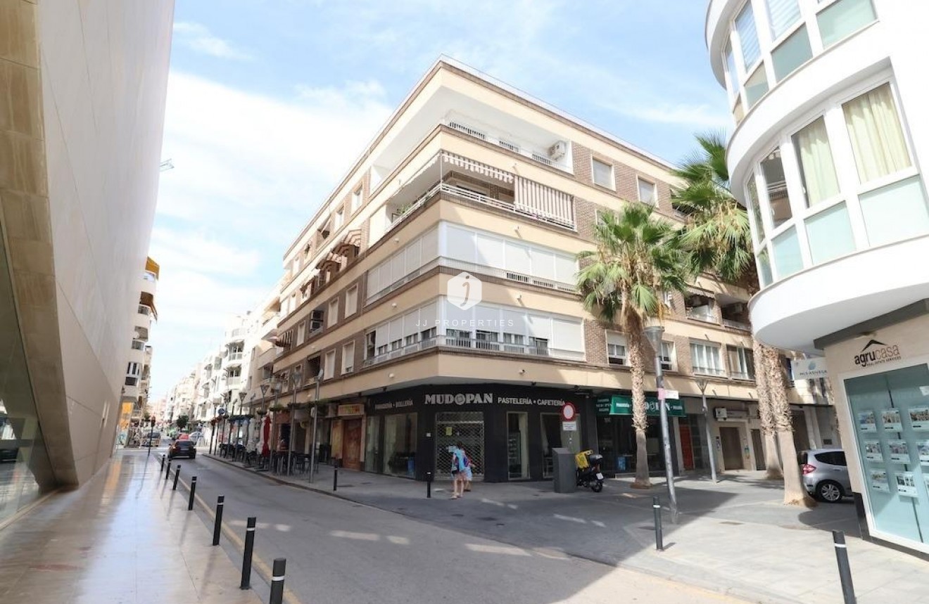 D'occasion - Attique -
Torrevieja - Costa Blanca