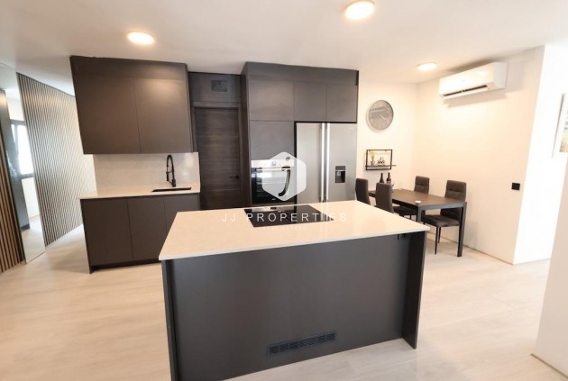 D'occasion - Attique -
Torrevieja - Costa Blanca