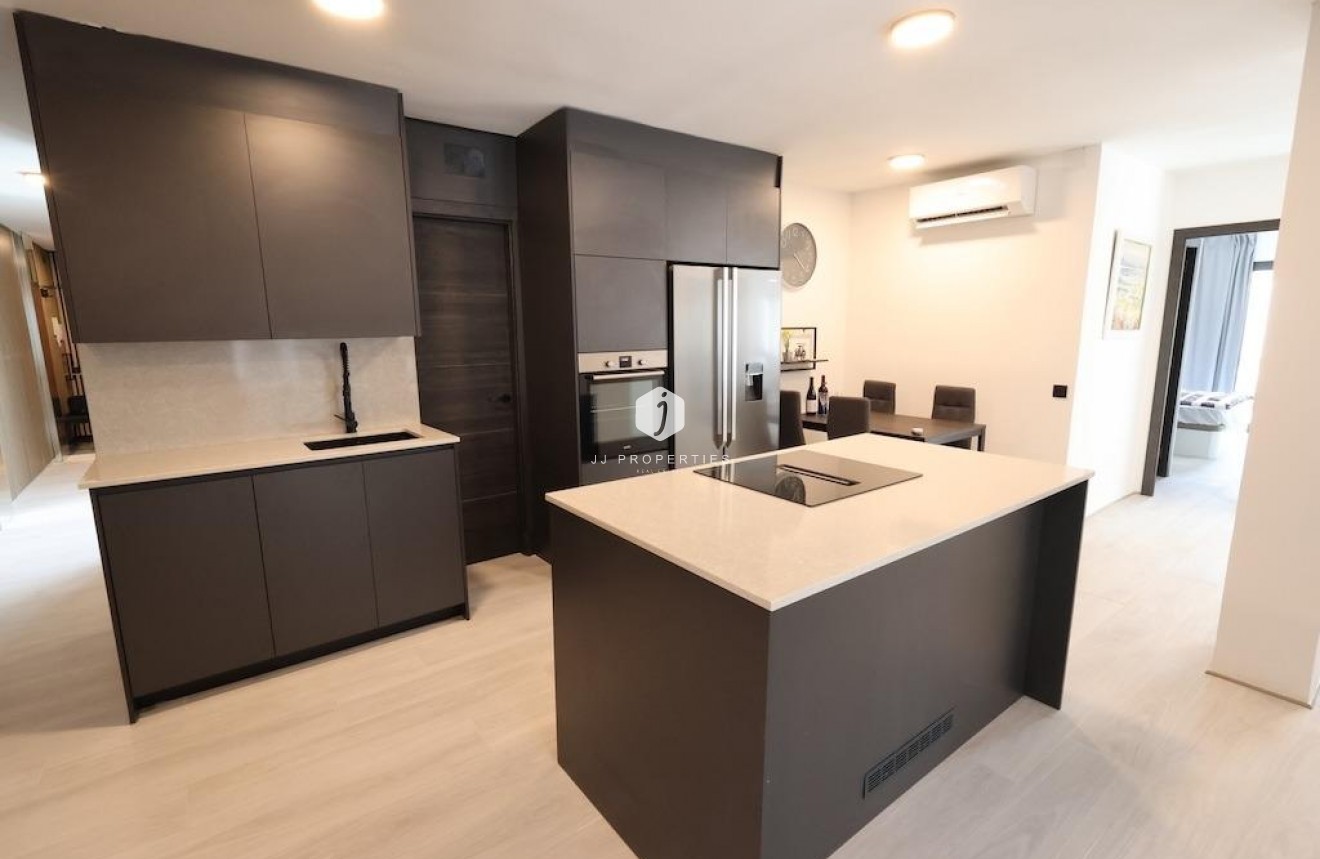 D'occasion - Attique -
Torrevieja - Costa Blanca