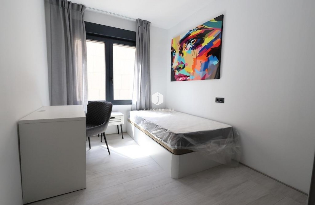 D'occasion - Attique -
Torrevieja - Costa Blanca