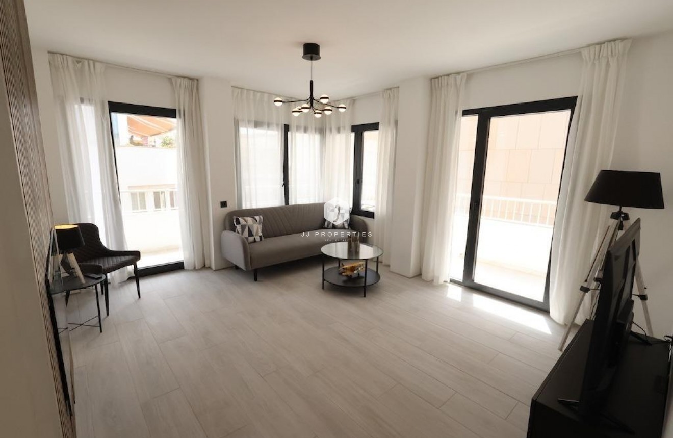 D'occasion - Attique -
Torrevieja - Costa Blanca