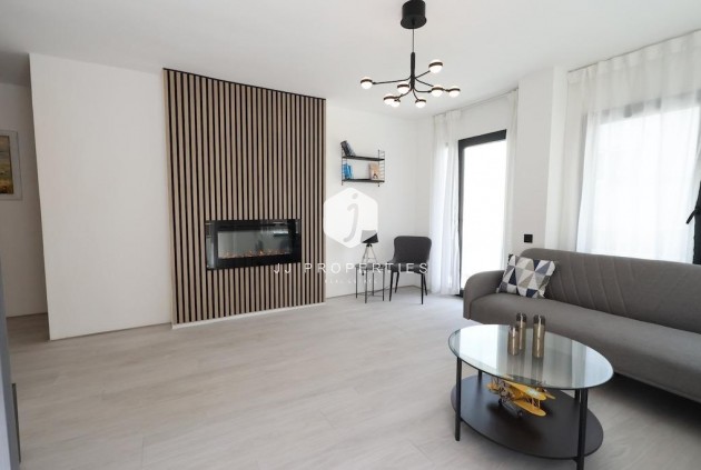 D'occasion - Attique -
Torrevieja - Costa Blanca
