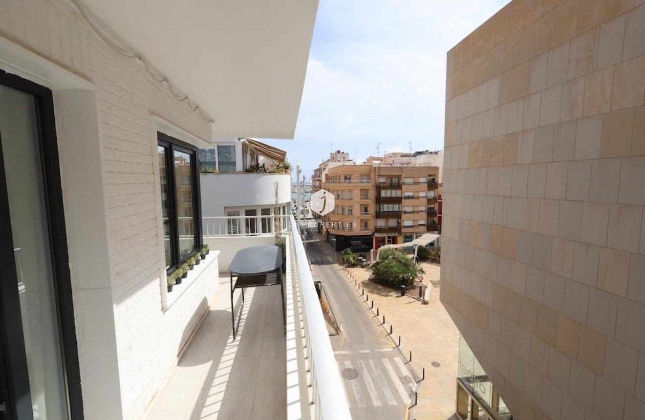 D'occasion - Attique -
Torrevieja - Costa Blanca