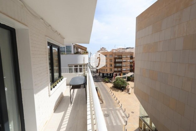 D'occasion - Attique -
Torrevieja - Costa Blanca