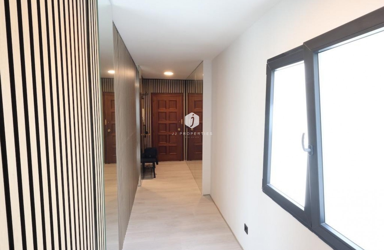 D'occasion - Attique -
Torrevieja - Costa Blanca