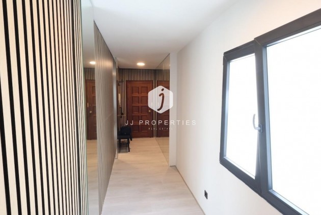 D'occasion - Attique -
Torrevieja - Costa Blanca