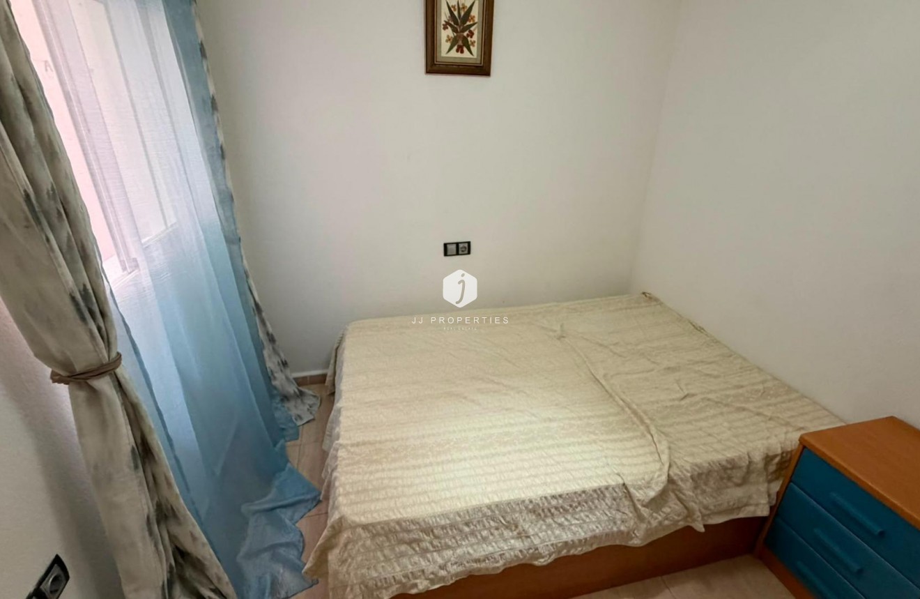 Z drugiej ręki - Mieszkanie w bloku -
Torrevieja