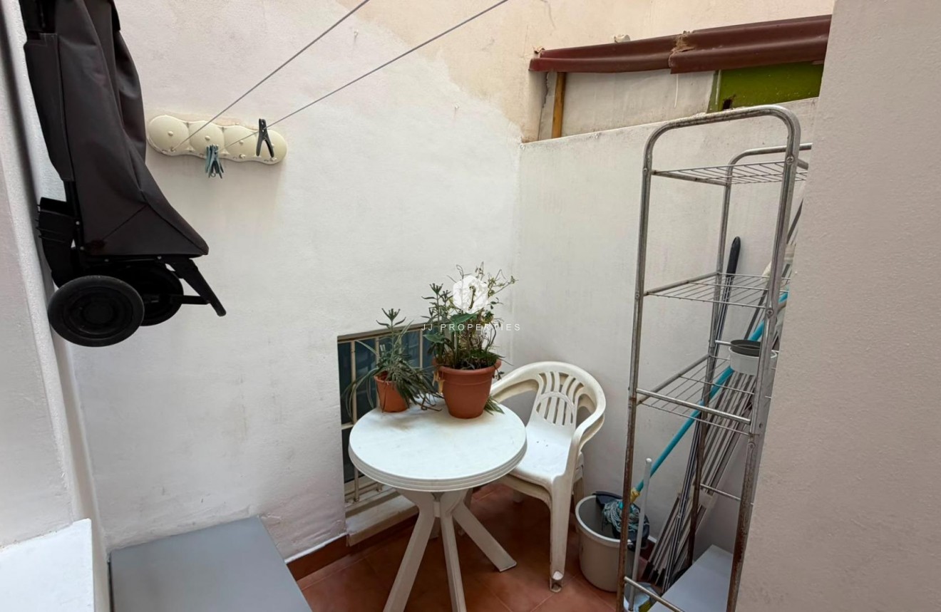 Z drugiej ręki - Mieszkanie w bloku -
Torrevieja