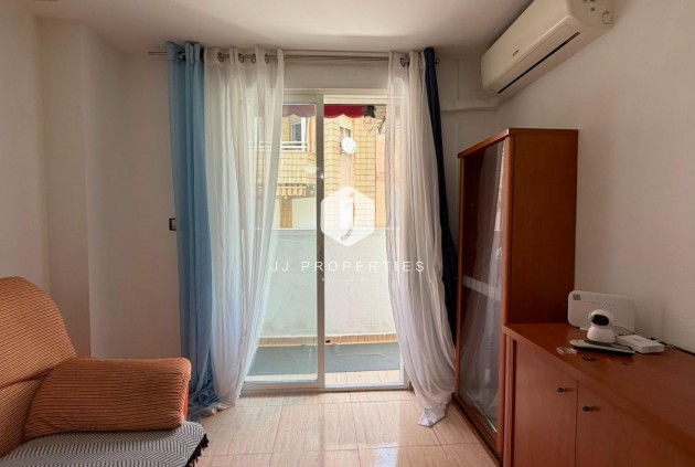 Z drugiej ręki - Mieszkanie w bloku -
Torrevieja