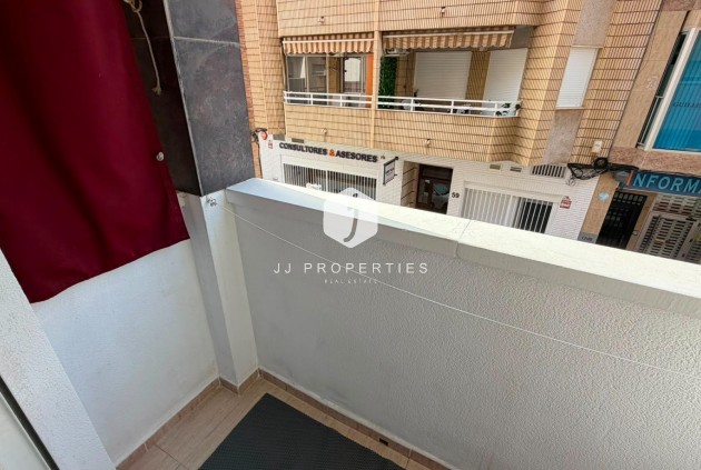 Z drugiej ręki - Mieszkanie w bloku -
Torrevieja