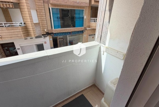 Z drugiej ręki - Mieszkanie w bloku -
Torrevieja