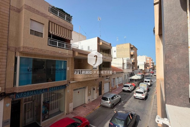 Z drugiej ręki - Mieszkanie w bloku -
Torrevieja