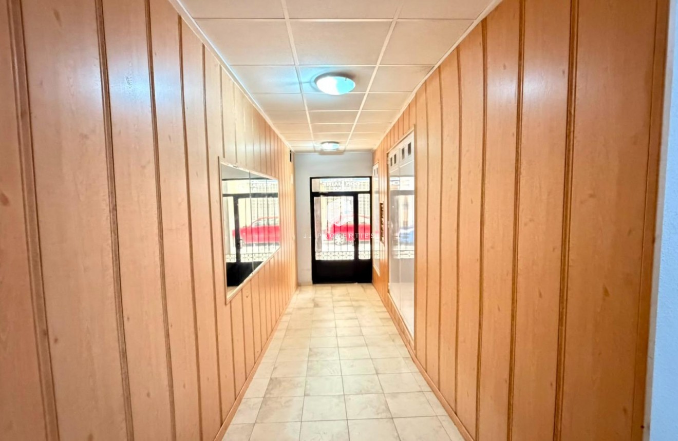 Z drugiej ręki - Mieszkanie w bloku -
Torrevieja
