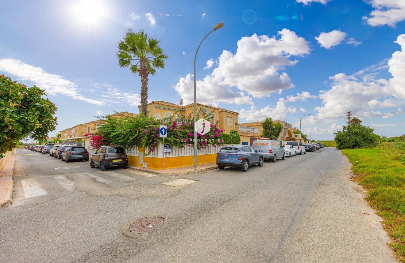 Segunda mano - Villa -
Torrevieja - El Limonar