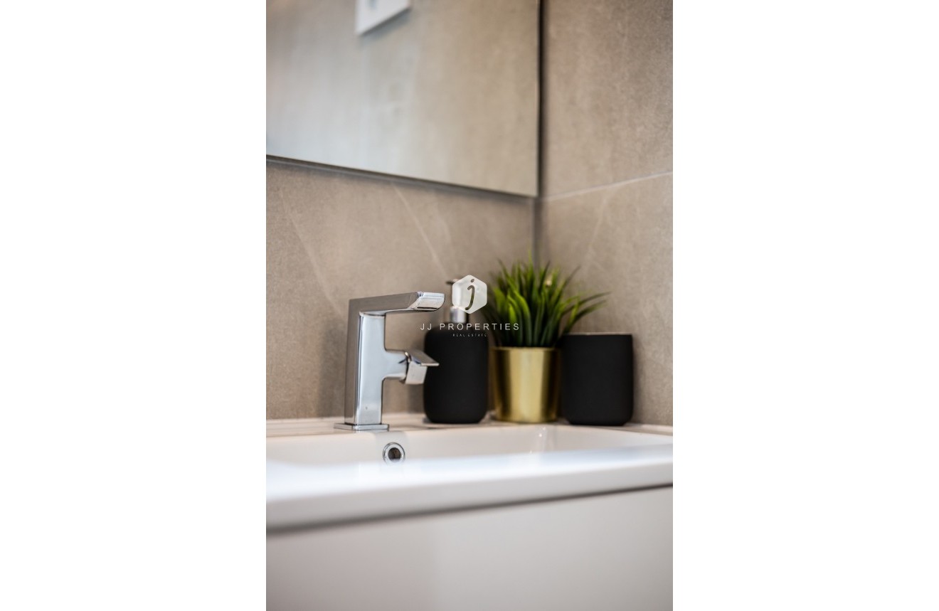 Resale - Apartment / flat -
Torrevieja - Costa Blanca