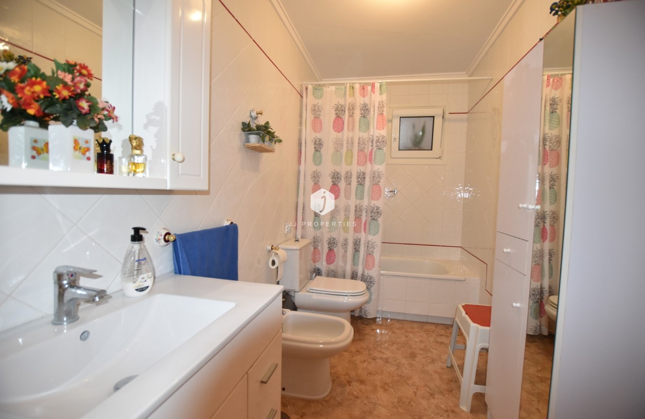 Resale - Apartment / flat -
La Mata - Costa Blanca