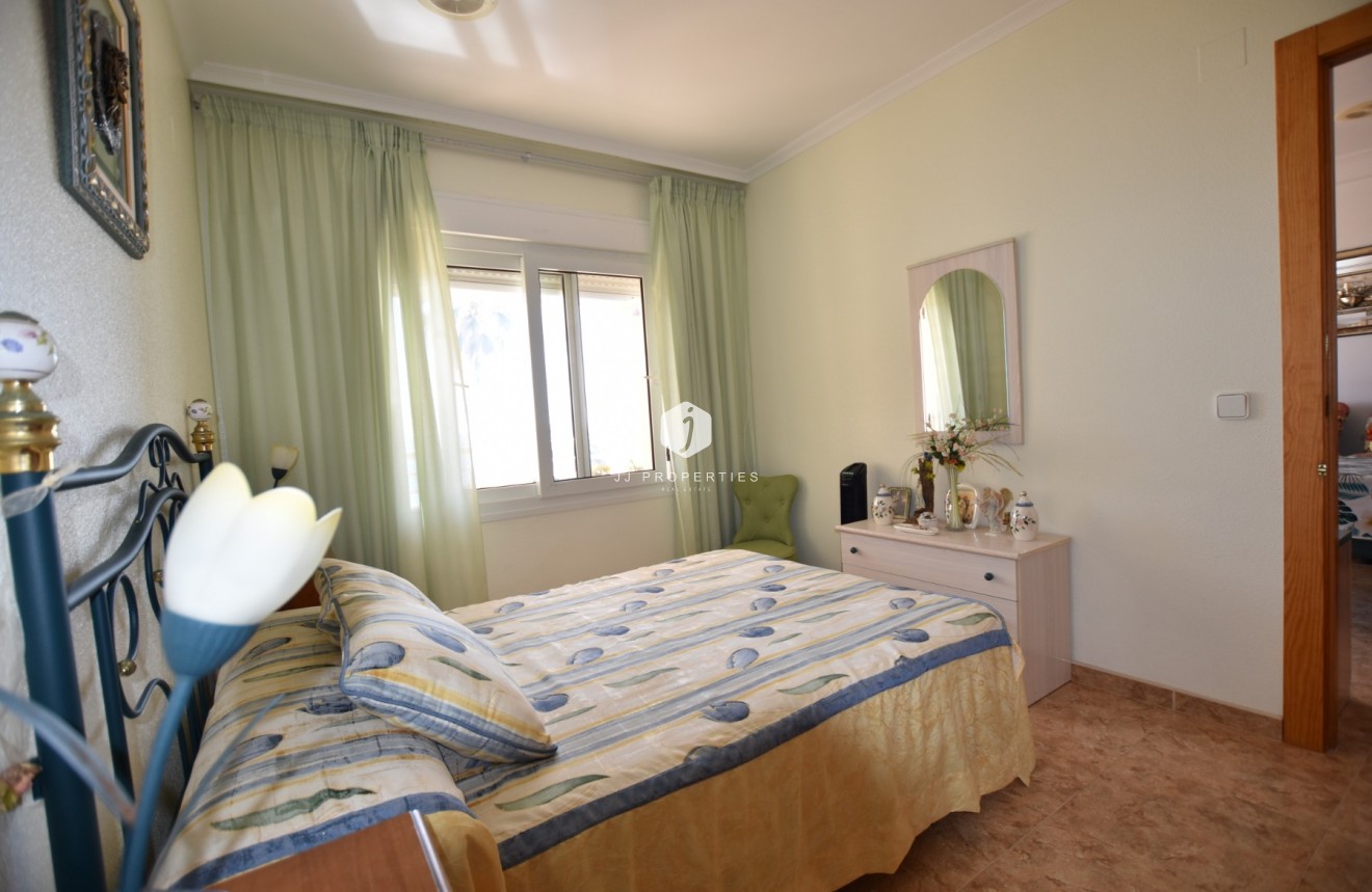 Resale - Apartment / flat -
La Mata - Costa Blanca