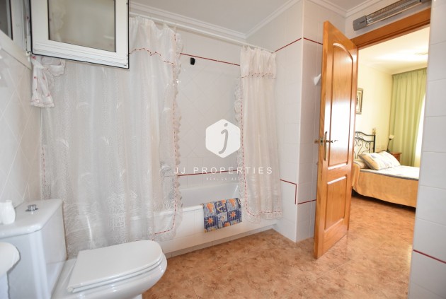 Resale - Apartment / flat -
La Mata - Costa Blanca