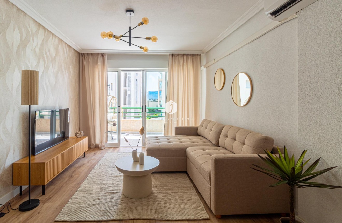 D'occasion - Appartement -
Torrevieja - La Mata Pueblo