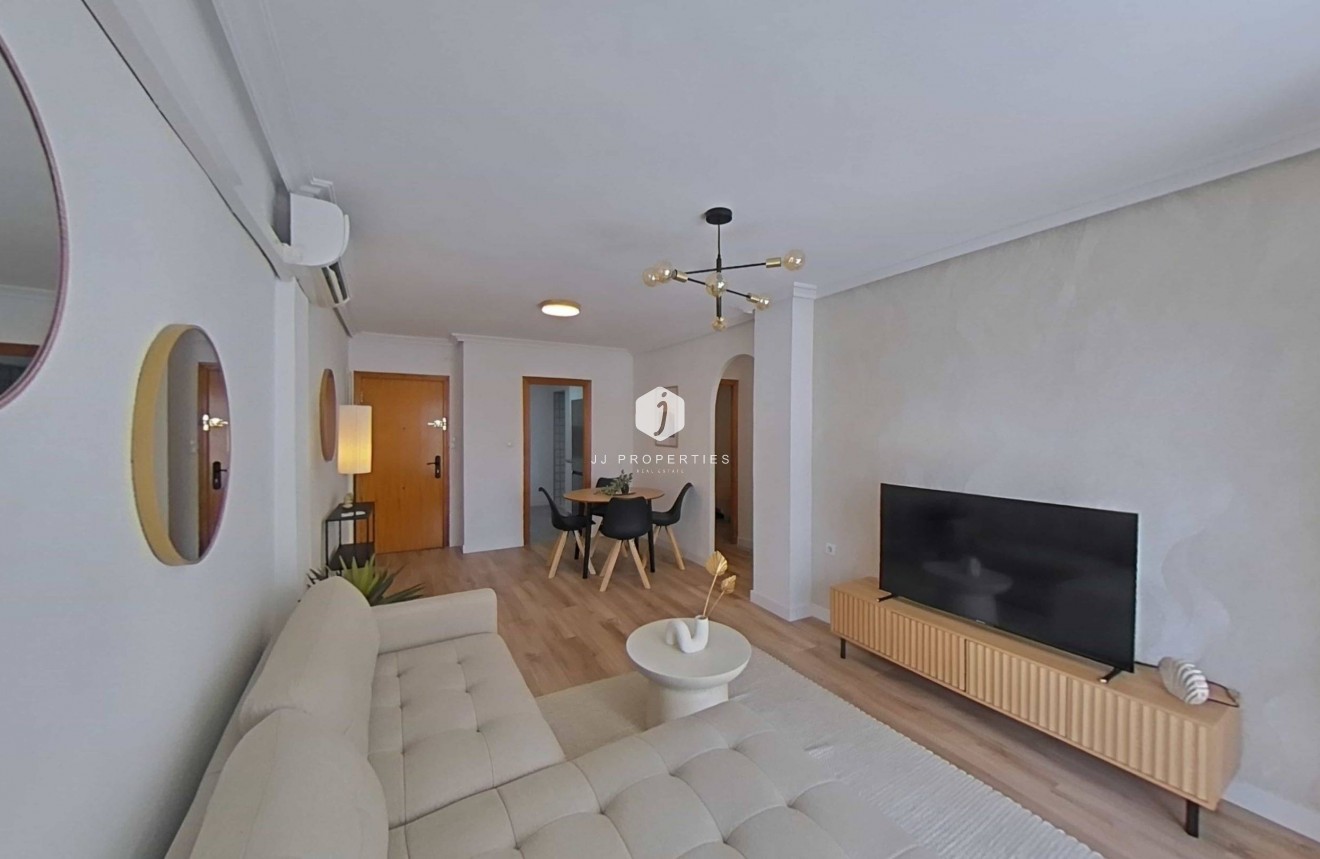D'occasion - Appartement -
Torrevieja - La Mata Pueblo