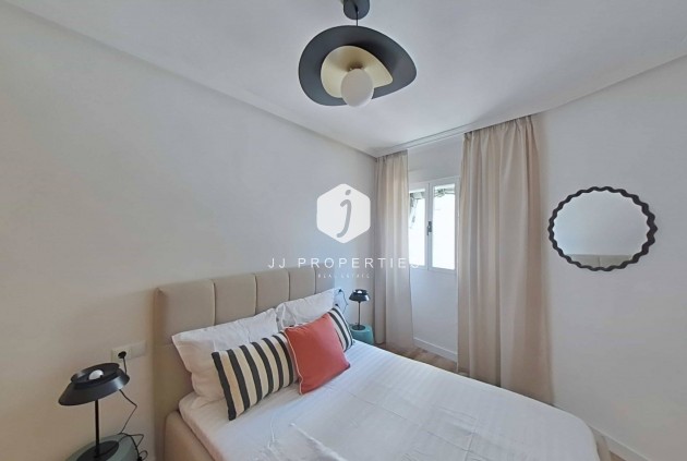 D'occasion - Appartement -
Torrevieja - La Mata Pueblo