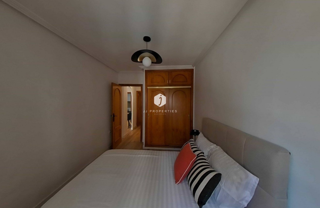 D'occasion - Appartement -
Torrevieja - La Mata Pueblo