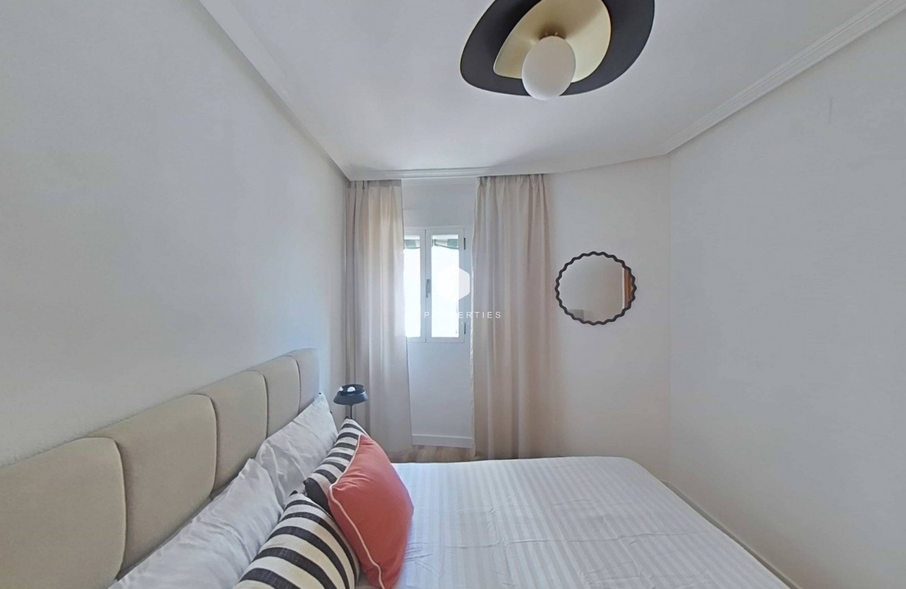 D'occasion - Appartement -
Torrevieja - La Mata Pueblo