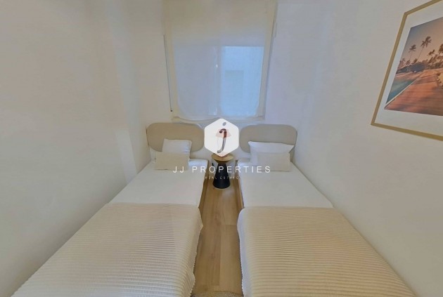 D'occasion - Appartement -
Torrevieja - La Mata Pueblo