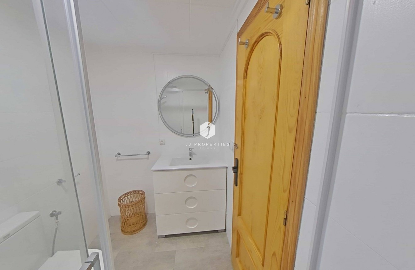 D'occasion - Appartement -
Torrevieja - La Mata Pueblo