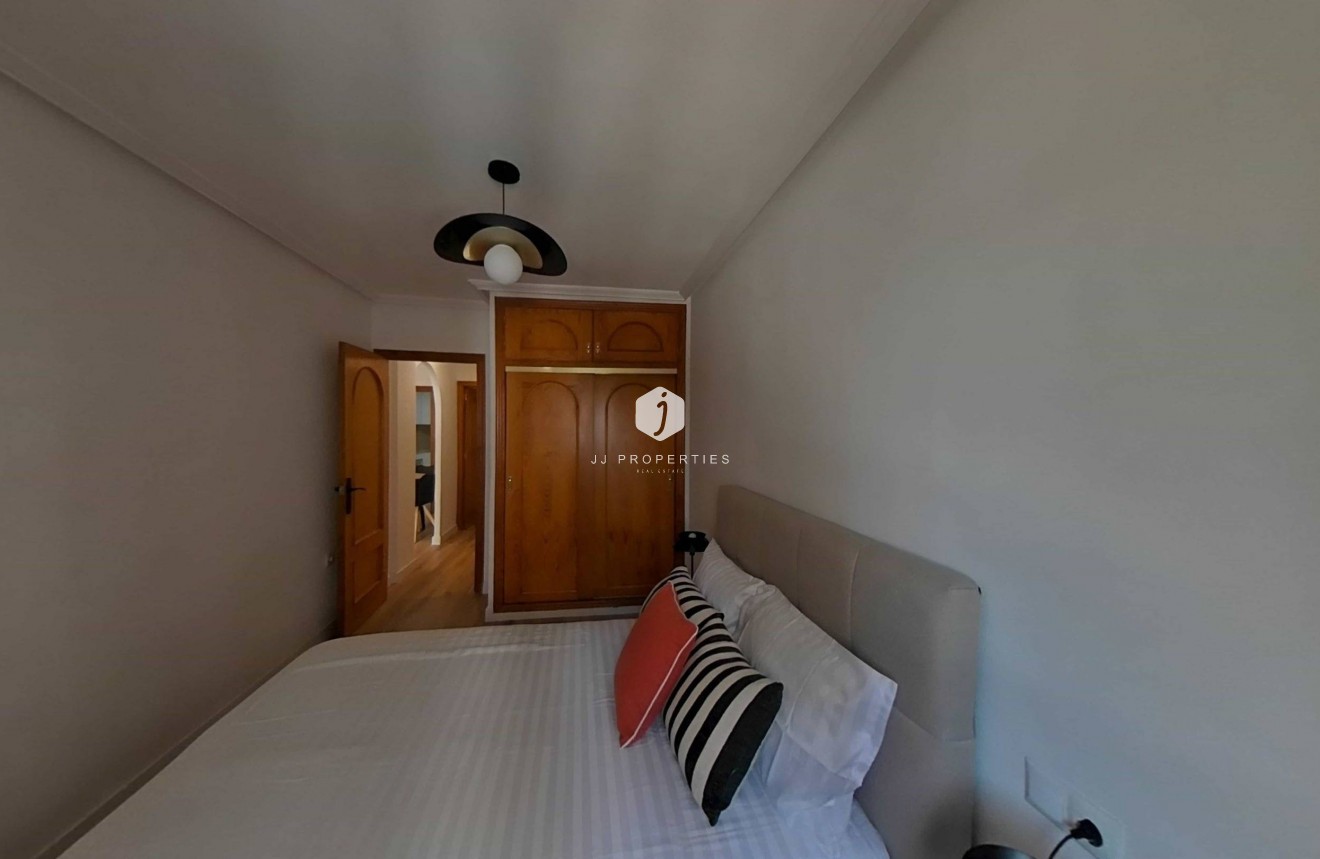 D'occasion - Appartement -
Torrevieja - La Mata Pueblo