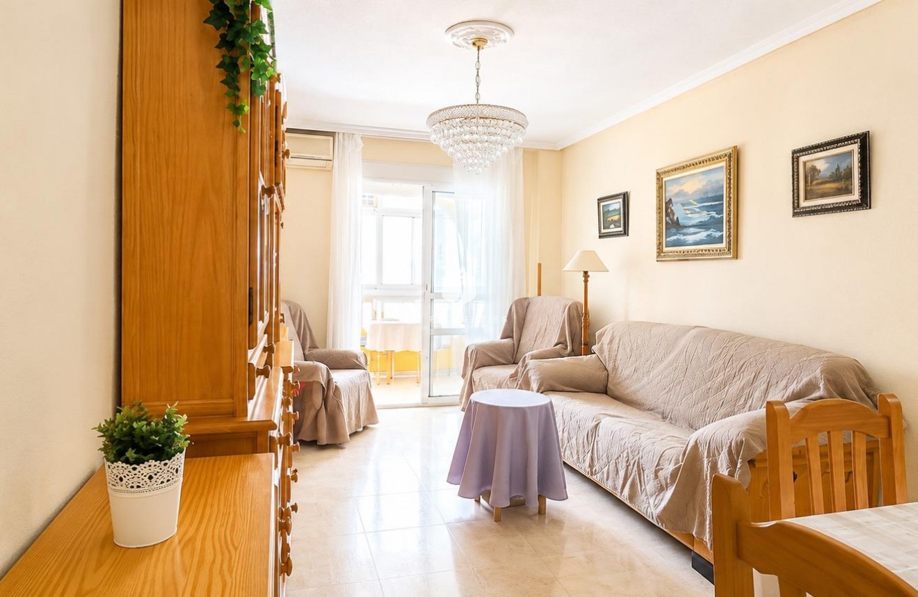 Tweedehands - Appartement / flat -
Torrevieja - Habaneras