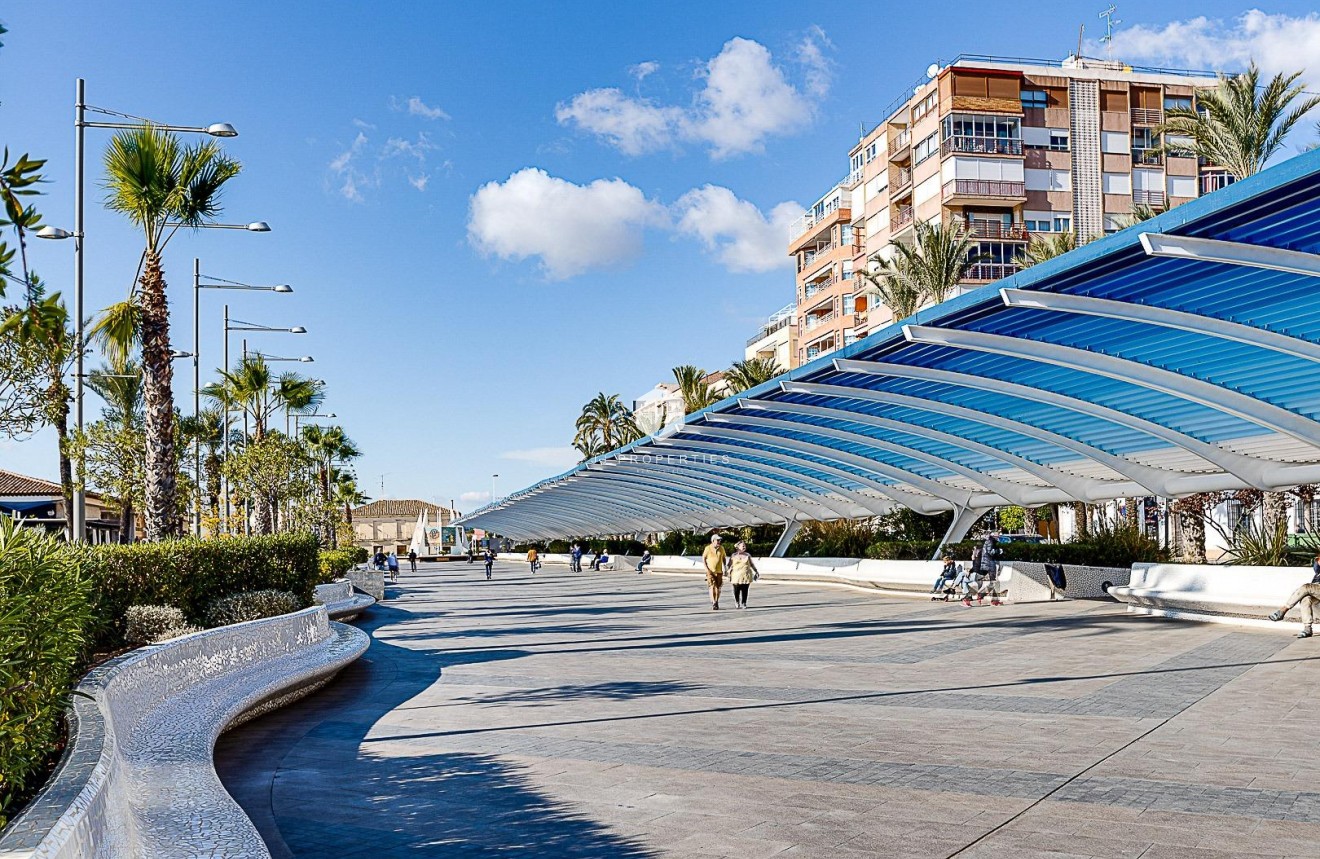 Tweedehands - Appartement / flat -
Torrevieja - Habaneras