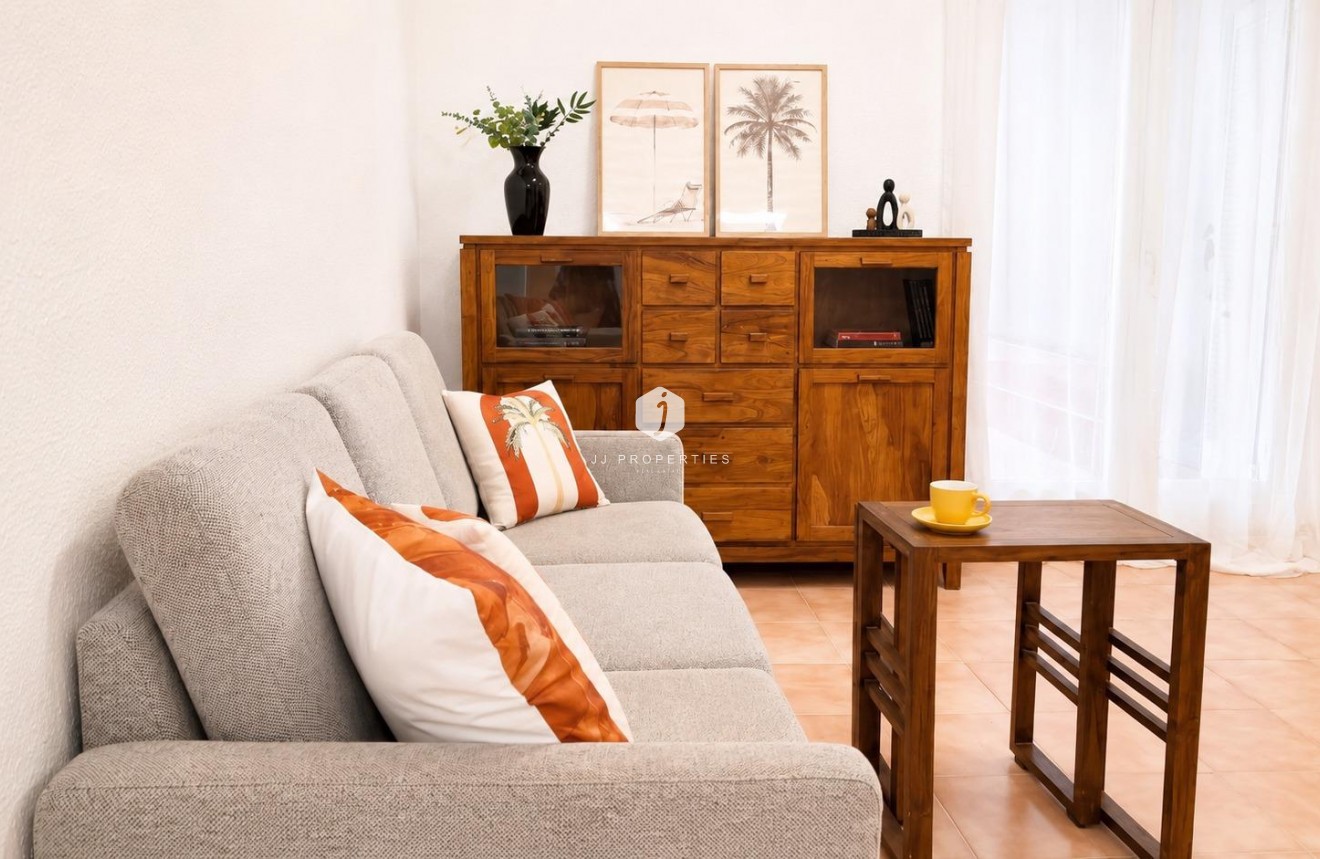 D'occasion - Appartement -
Torrevieja - Playa del Cura
