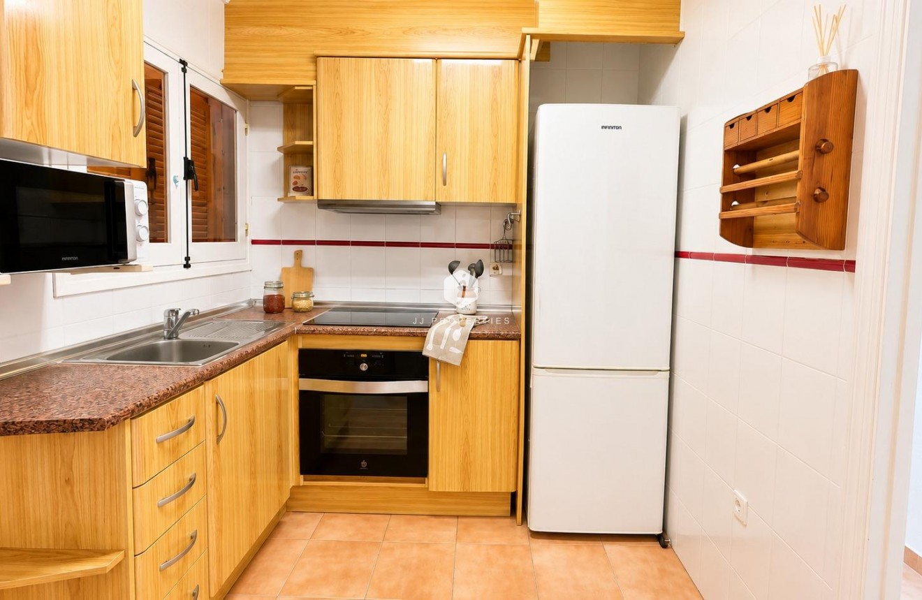 D'occasion - Appartement -
Torrevieja - Playa del Cura